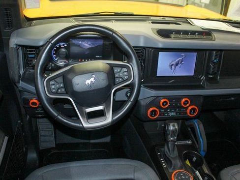 Used 2022 Ford Bronco Black Diamond w/ Sasquatch Package image 11