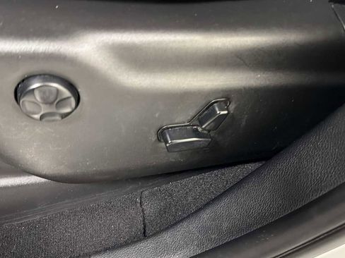 Used 2019 Jeep Grand Cherokee Overland image 14