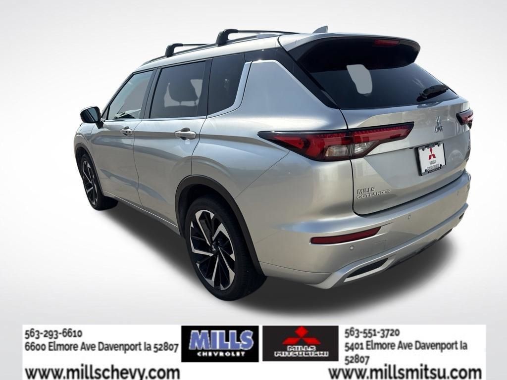 Used 2024 Mitsubishi Outlander SEL AWD/4WD image 3