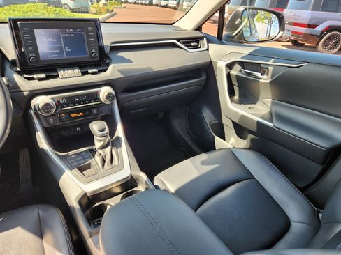 Used 2019 Toyota RAV4 XLE Premium w/ Cold Weather Package AWD/4WD image 13