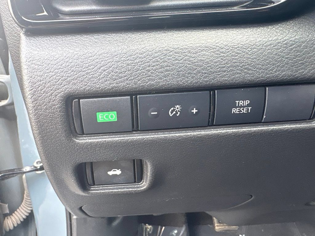 Used 2024 Nissan Sentra SV w/ Lighting Package FWD image 24