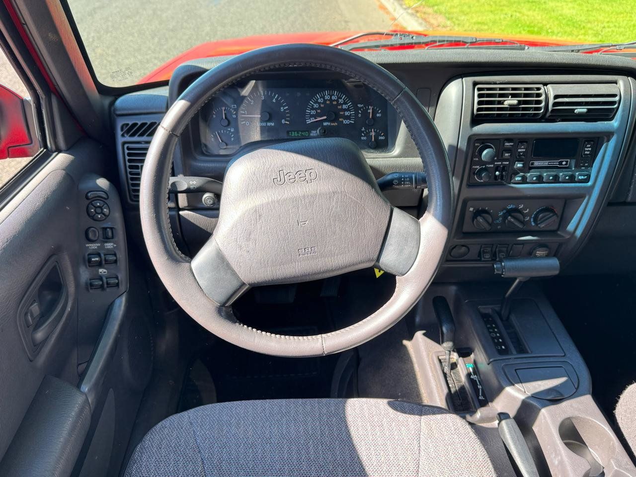 Used 2000 Jeep Cherokee Sport AWD/4WD image 16