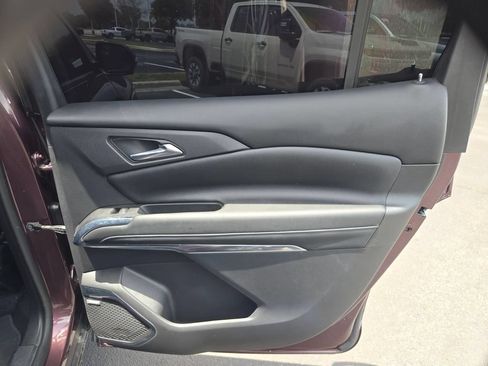 Used 2024 Chevrolet Traverse LT w/ Enhanced Driving Package FWD image 24