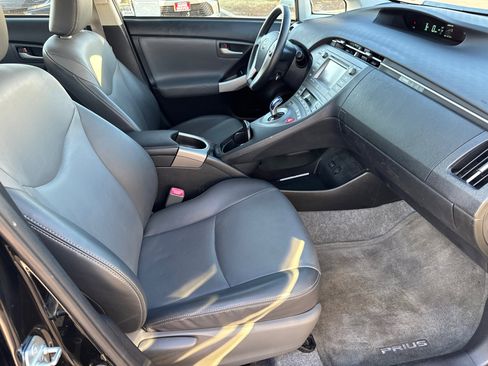 Used 2013 Toyota Prius Four image 18