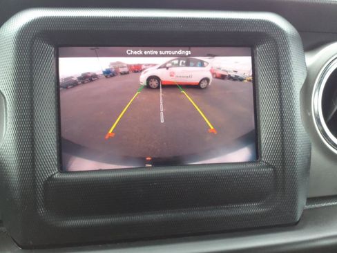 Used 2021 Jeep Wrangler Unlimited Sahara image 15