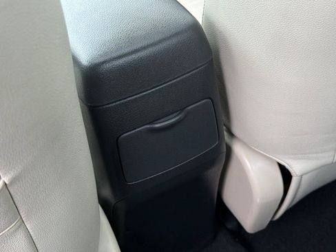 Used 2013 Toyota Corolla LE image 15