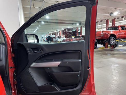 Used 2018 Chevrolet Colorado ZR2 image 12