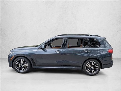 Used 2022 BMW X7 xDrive40i w/ M Sport Package AWD/4WD image 5