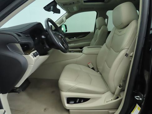 Used 2020 Cadillac Escalade Luxury w/ LPO, Radiant Package image 20