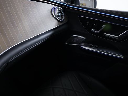 Used 2023 Mercedes-Benz EQE 500 4MATIC SUV w/ Pinnacle Trim Package image 22