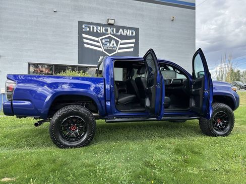 Used 2022 Toyota Tacoma Limited AWD/4WD image 28