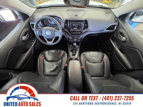 Used 2019 Jeep Cherokee Limited AWD/4WD image 15
