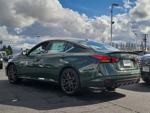 New 2025 Nissan Altima 2.5 SR image 3