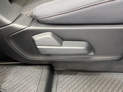 Used 2025 Ford Explorer Active AWD/4WD image 33