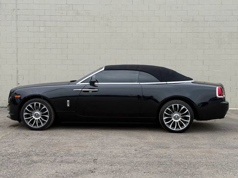 Used 2018 Rolls-Royce Dawn RWD image 3