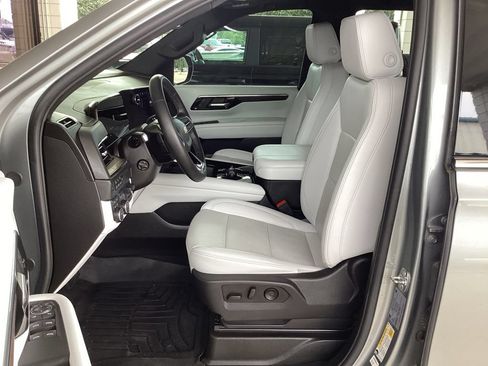 Used 2025 Chevrolet Tahoe Premier w/ Sun And Tow Package AWD/4WD image 37