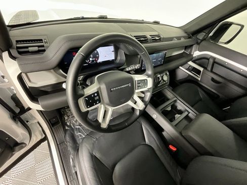 Used 2024 Land Rover Defender 110 S image 15