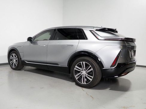 Used 2024 Cadillac Lyriq Luxury AWD/4WD image 7