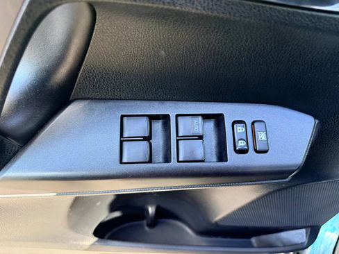 Used 2018 Toyota RAV4 XLE AWD/4WD image 12