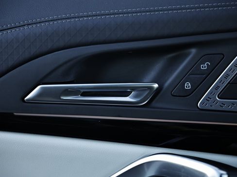 Certified 2025 BMW X2 xDrive28i w/ Technology Package image 16