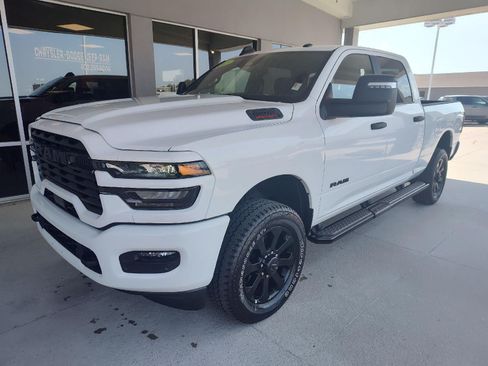 Used 2025 RAM 2500 Big Horn AWD/4WD image 1