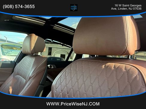 Used 2021 BMW X6 M50i w/ Executive Package image 10