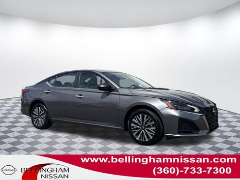 Used 2024 Nissan Altima 2.5 SV AWD/4WD image 1