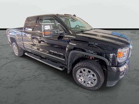 Used 2016 GMC Sierra 2500 Denali w/ Duramax Plus Package image 4