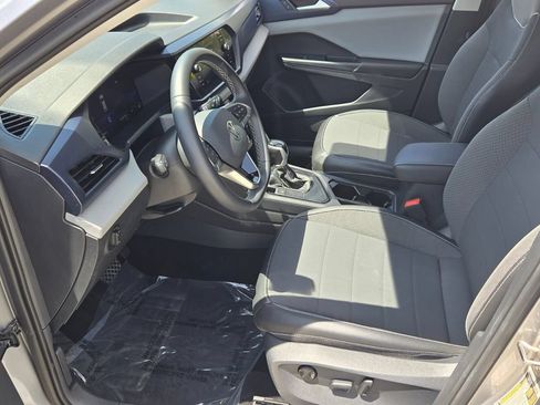 Certified 2023 Volkswagen Taos SE w/ Black Wheel Package FWD image 10