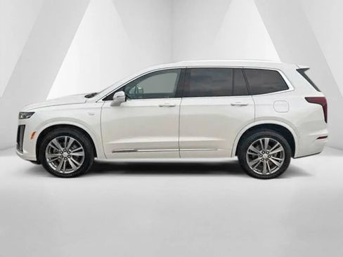 Used 2024 Cadillac XT6 Premium Luxury w/ Technology Package AWD/4WD image 4