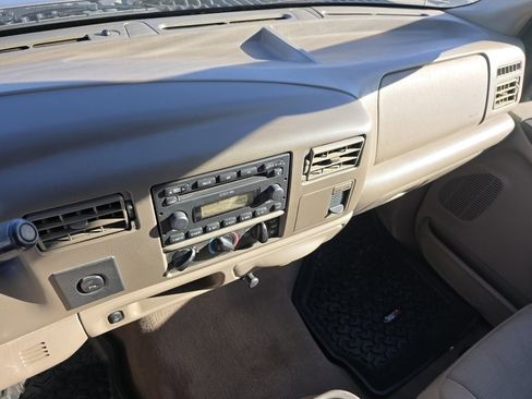 Used 2004 Ford F350 XLT image 28