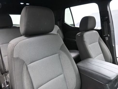 Used 2023 Chevrolet Traverse LT FWD image 23