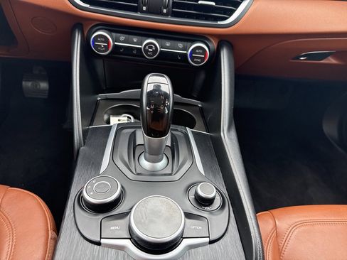 Used 2019 Alfa Romeo Giulia Sprint w/ Cold Weather Package image 14