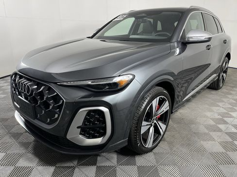 Used 2025 Audi SQ5 Premium Plus w/ Premium Plus Package image 4