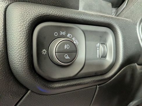 New 2026 RAM 2500 Big Horn AWD/4WD image 18