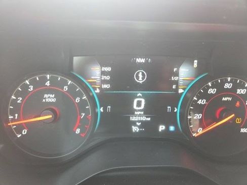 Used 2017 Chevrolet Camaro LT RWD image 16