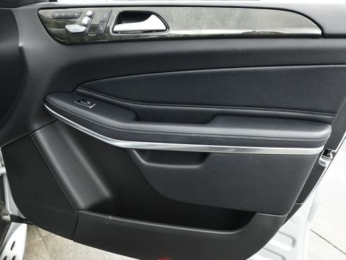 Used 2017 Mercedes-Benz GLS 550 4MATIC image 21