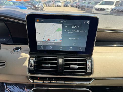 Used 2019 Lincoln Navigator Reserve image 32