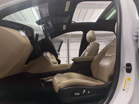 Used 2018 Cadillac XT5 Premium Luxury w/ Driver Assist Package image 14