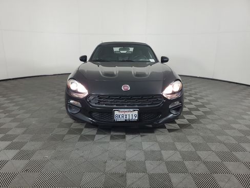 Used 2017 FIAT 124 Spider Classica image 9