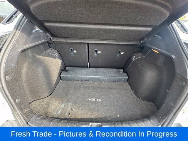 Used 2020 Nissan Kicks SR FWD image 18