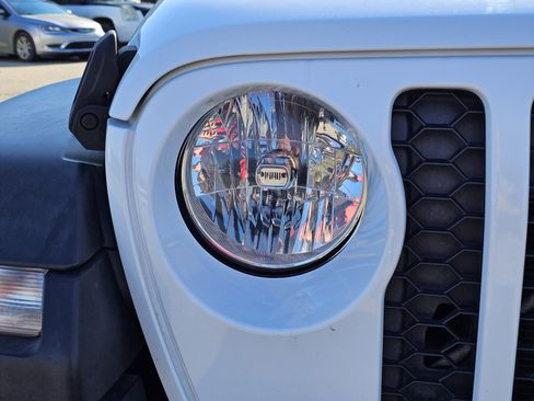 Used 2020 Jeep Gladiator Sport w/ Quick Order Package 24S image 3