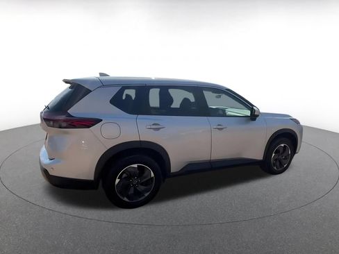 Used 2025 Nissan Rogue SV FWD image 15