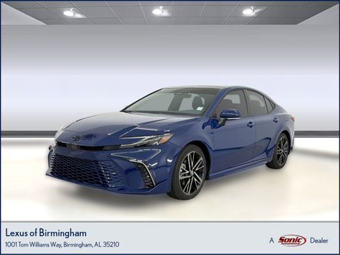 Used 2025 Toyota Camry XSE FWD image 1