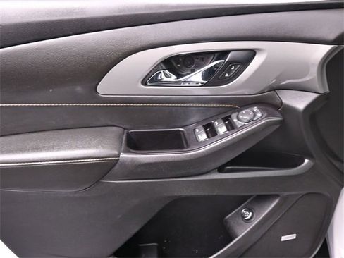 Used 2020 Chevrolet Traverse LT w/ LT Premium Package image 13
