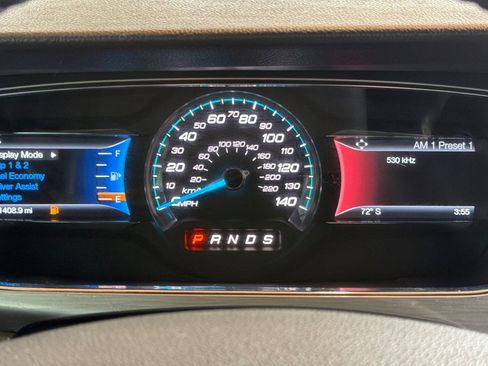 Used 2015 Ford Taurus SEL FWD image 25