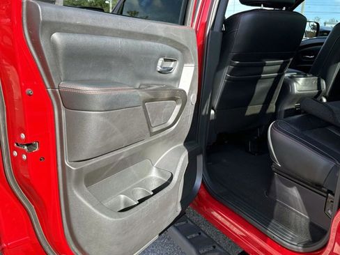 Used 2020 Nissan Titan PRO-4X w/ Pro-4x Convenience Package image 12