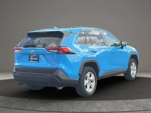Used 2021 Toyota RAV4 LE AWD/4WD image 5