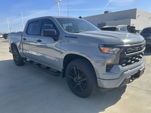 Used 2024 Chevrolet Silverado 1500 Custom w/ Turbomax Blackout Package image 13