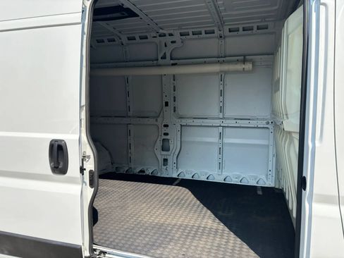 Used 2023 RAM ProMaster 3500 w/ Black Appearance Package FWD image 15